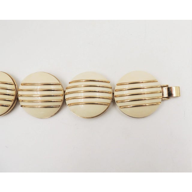1950s Vintage 1950s Signed Monet Goldtone & Ivory Colored Resin Bracelet For Sale - Image 5 of 6