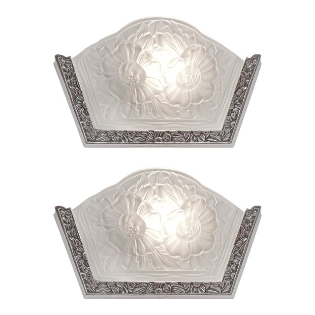 A Pair of French Art Deco Wall Sconces by Cristalleries De Verdun 1930 France - 3 Pairs Available For Sale