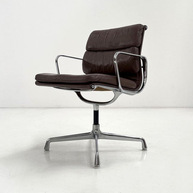 EA217 Soft Pad Desk Chair in Leather by Charles & Ray Eames for ICF, 1970s For Sale - Image 12 of 16