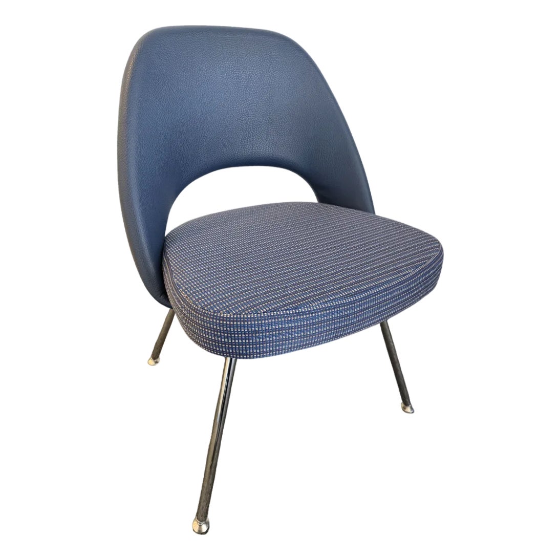 Knoll Saarinen Executive Side Chair in Blue Pattern | Chairish