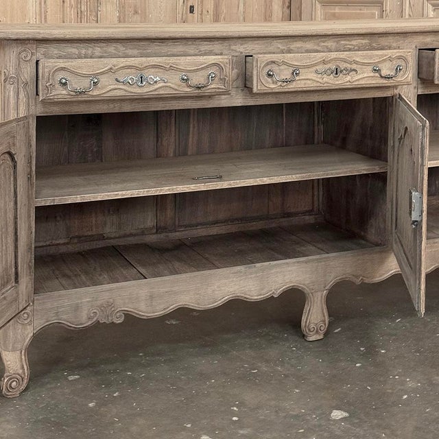 18th Century Country French Louis XV Buffet in Stripped Oak For Sale - Image 14 of 18