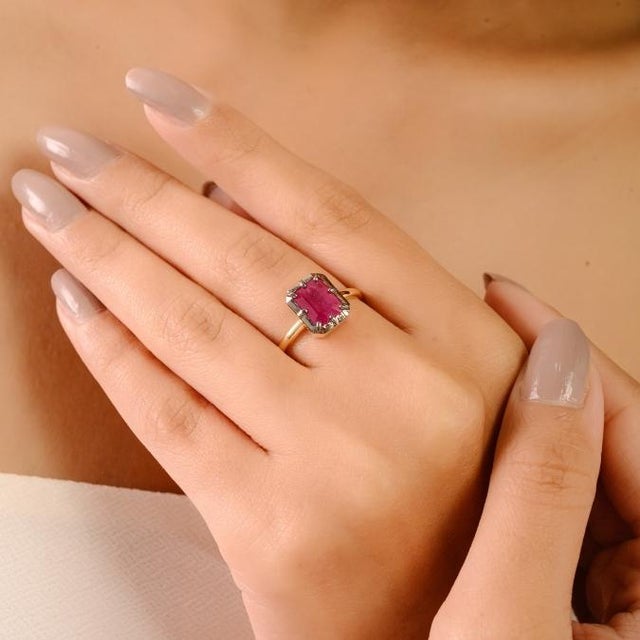 Contemporary Pinion Bezel Set 2.2 Ct Octagon Ruby Ring Size 5.5 in 18k Solid Gold For Sale - Image 4 of 17