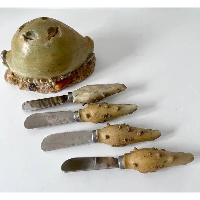 French Cheese Spreader in the Shape of a Shell with Four Knives For Sale In Los Angeles - Image 6 of 7