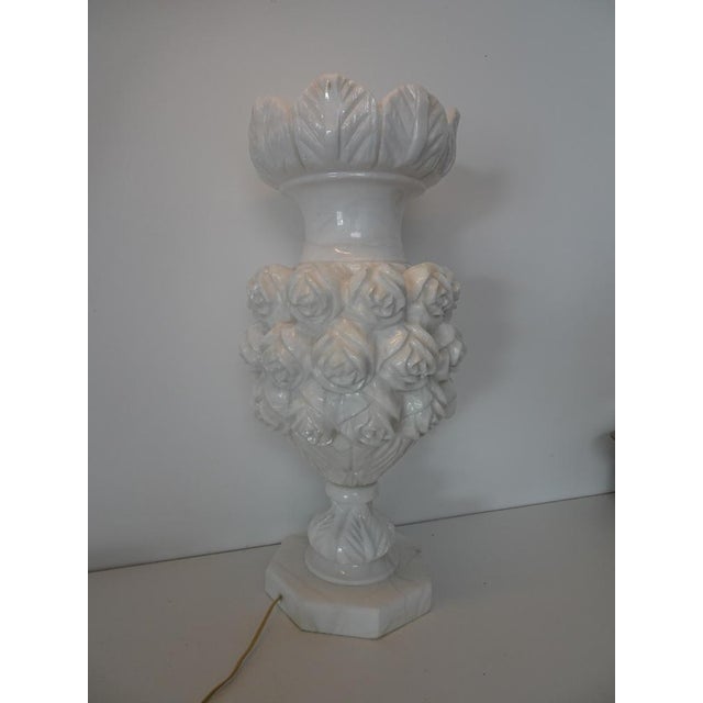 Mid-Century Modern Italian Carved Flowers Alabaster Table Lamp, 1950s For Sale - Image 3 of 18
