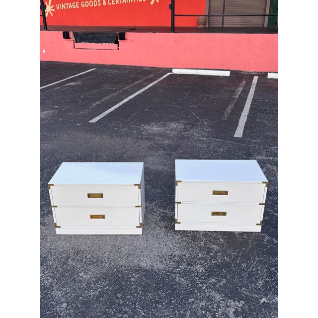 Hollywood Regency Campaign High Gloss Campaign Nightstand Pair For Sale - Image 4 of 12