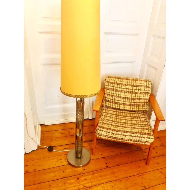 Richard Essig Vintage Floor Lamp in Chrome and Textured Glass by Richard Essig, 1970s For Sale - Image 4 of 9