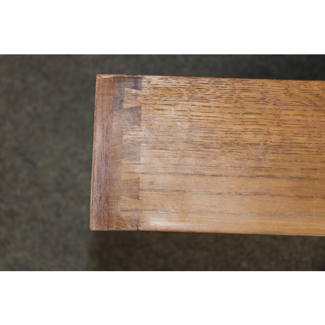 1950s French Faded Mahogany Louis XVI Style Brass Trimmed Marble Top Commode c.1950 For Sale - Image 5 of 9