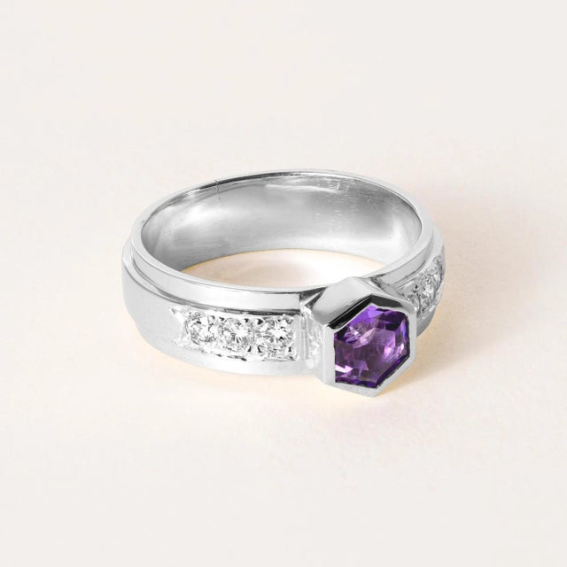 Modern 1990s 14k White Gold Amethyst Hexagon Ring Band, Size 6.25 For Sale - Image 3 of 7