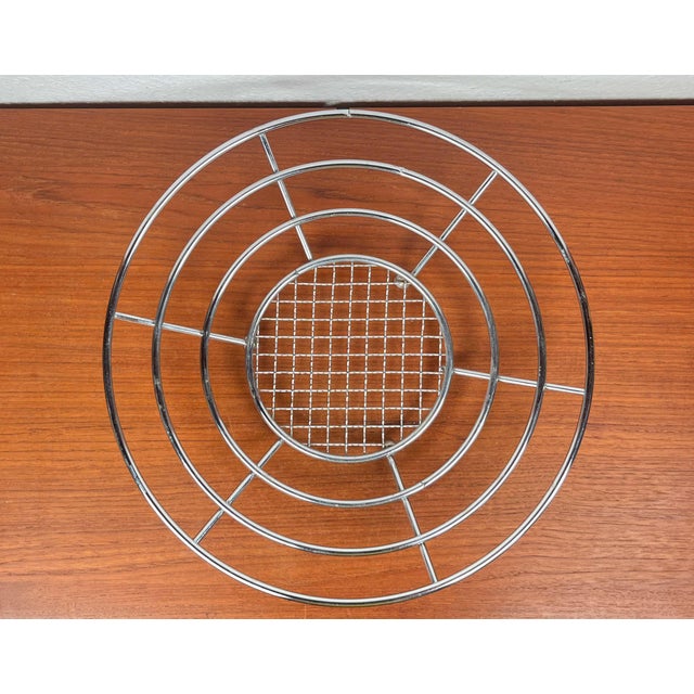 Postmodern Metal Mesh Fruit Bowl, 1980s, in Very Good conditions. Designed 1980 to 1989