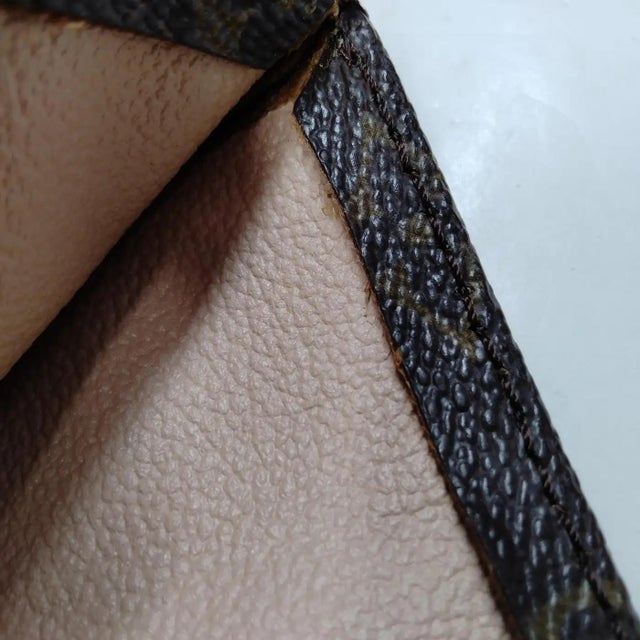 2000s Louis Vuitton Monogram Brown Coated Canvas and Vachetta Leather Sac Plat For Sale - Image 12 of 14