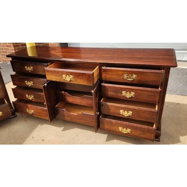 2000 - 2009 Kincaid Complete King Bedroom Set For Sale - Image 5 of 8