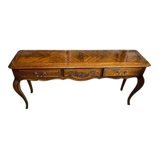 1990s Vintage Hammary Furniture Parquet Queen Anne Oak Console Table For Sale