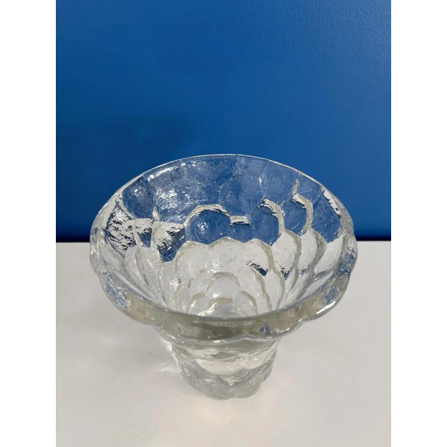 Sublime cracked glass vase with honeycomb pattern signed p davesn made in France art deco style 18cm high 17cm in diameter...