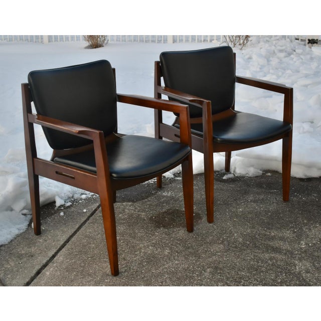 Mid-Century Modern Thonet Walnut Arm Chairs Mid Century Modern Black Vinyl Pair Office For Sale - Image 3 of 11