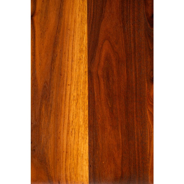 Rare Set of Two ( 2 ) Mid-Century Modern Side Tables / End Tables in Walnut by John Keal for Brown Saltman, Usa, C. 1960s For Sale - Image 18 of 18