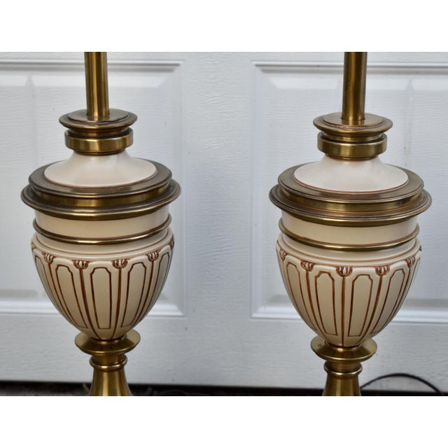 Pair Vintage Stiffel Brass Enamel Urn Table Lamps Mid Century Hollywood Regency For Sale - Image 9 of 13