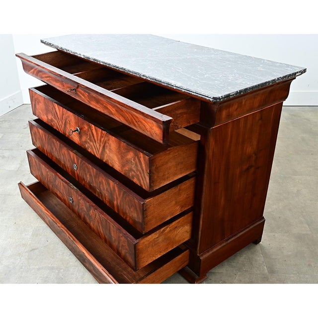 Wood French 19th Century Louis Philippe Mahogany Commode with Marble Top For Sale - Image 7 of 12
