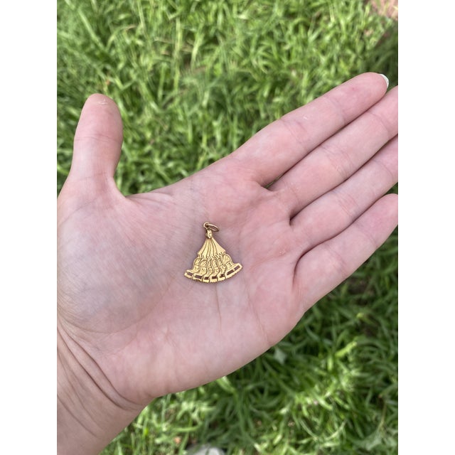 1950s 1950s Espana Fan Charm, 14k Yellow Gold, Length 1 In For Sale - Image 5 of 5