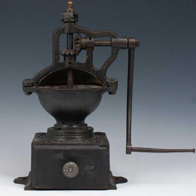 This is being sold as a piece of (functional?) decorator table sculpture for a kitchen or restaurant. I do not know if or...