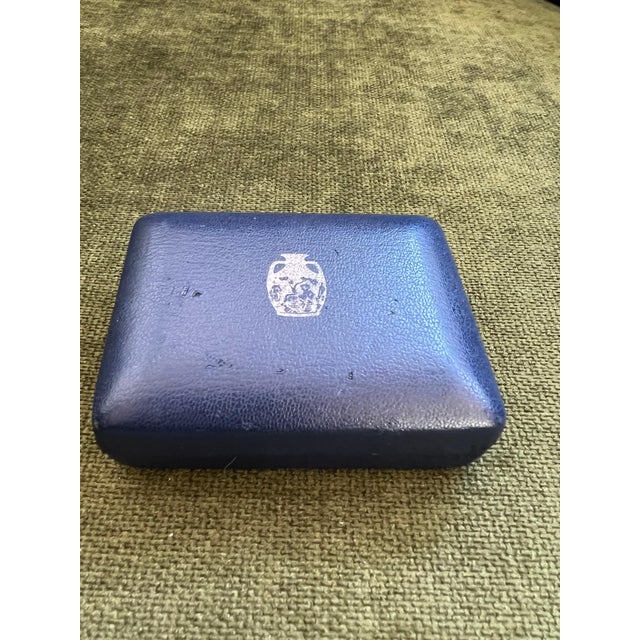 Art Deco Limited Edition Vintage Royal British “Wedgwood” Gold Plated Cufflinks In Origin For Sale - Image 3 of 8