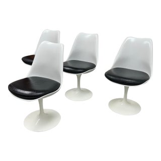 Eero Sarineen for Knoll Studio Tulip Chairs, Set of Four For Sale