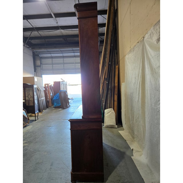 1900 - 1909 1900-1909 Monumental English Edwardian Mahogany Library Bookcase Cabinet For Sale - Image 5 of 13