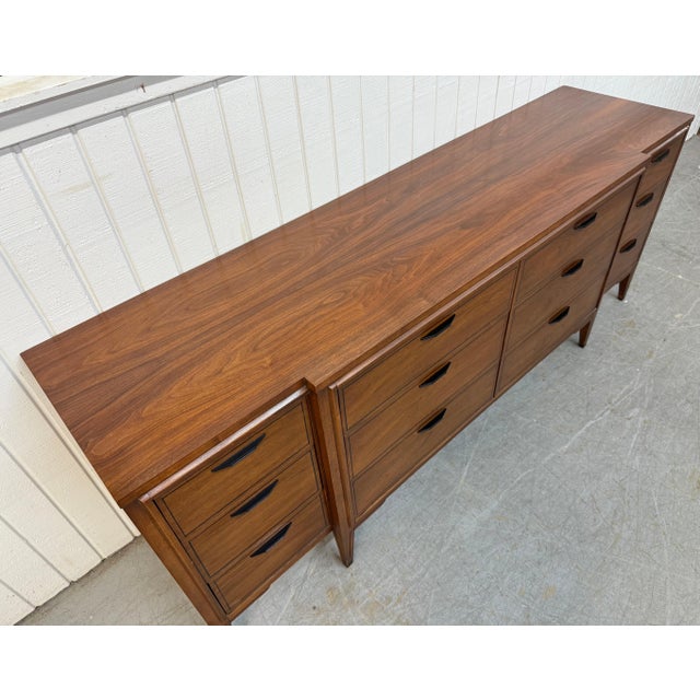 Kent Coffey Mid-Century Modern Kent Coffey Tempo 12-Drawer Walnut Dresser For Sale - Image 4 of 10