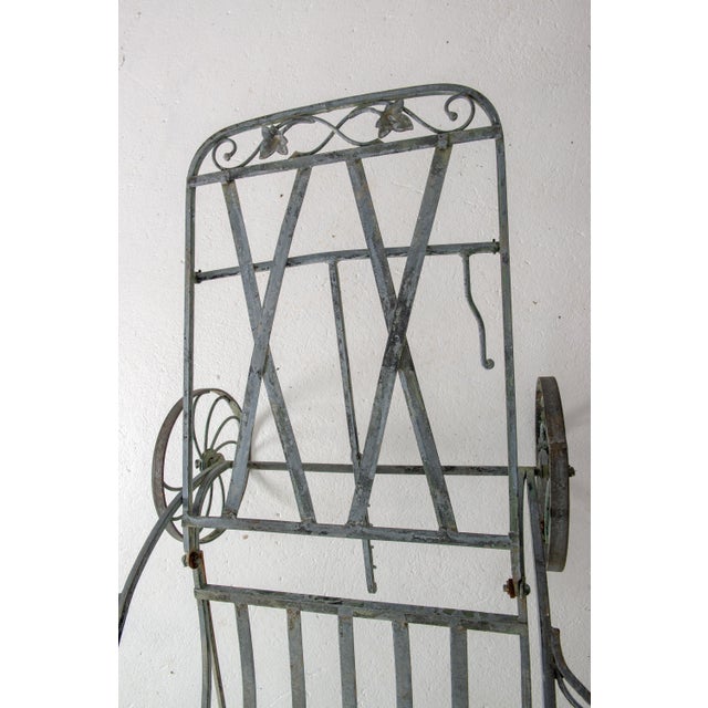 Hollywood Regency 1940s Salterini Wrought Iron Chaise Lounge, Attributed For Sale - Image 3 of 13