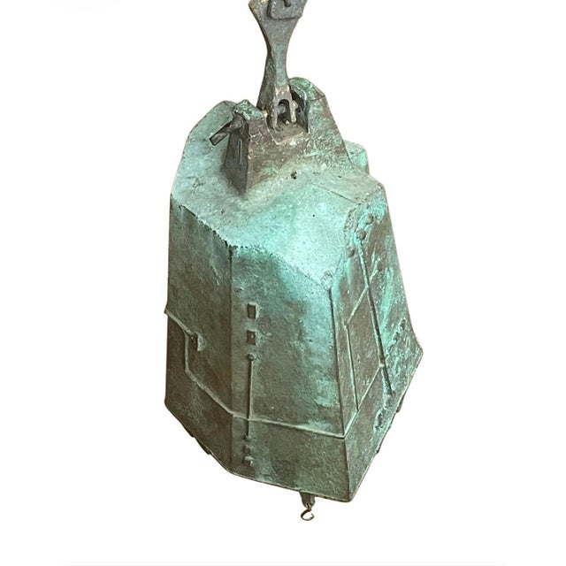 Brutalist Paolo Soleri - Cosanti Brutalist Large Bronze Wind Bell With Cast Spine Linkage c.1960 - 1969 For Sale - Image 3 of 16
