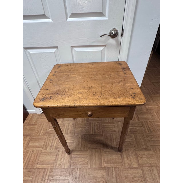 American Antique Country Sheraton Pine One-Drawer Side Table For Sale - Image 3 of 11