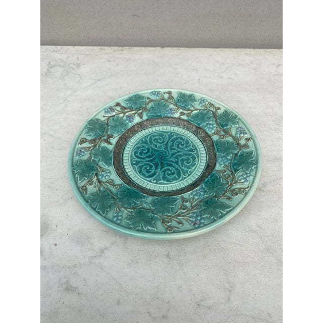 Majolica grape plate Villeroy & Boch, circa 1890.