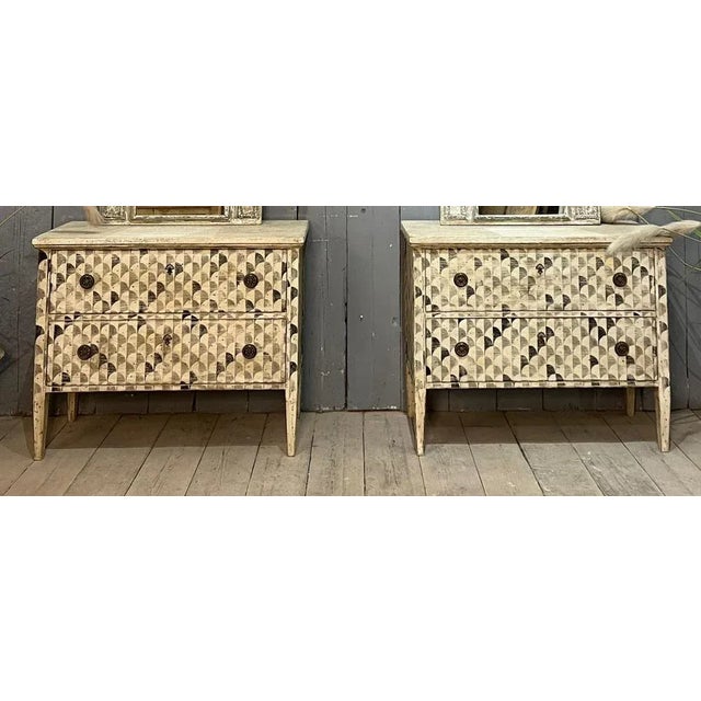 Italian Chests of Drawers in Pinewood, Early 20th Century, Set of 2 For Sale - Image 3 of 7
