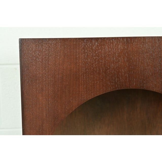 T. H. Robsjohn Gibbings for Widdicomb Sculpted Walnut Colosseum Bookcase or Display Cabinet, Newly Refinished For Sale In South Bend - Image 6 of 10