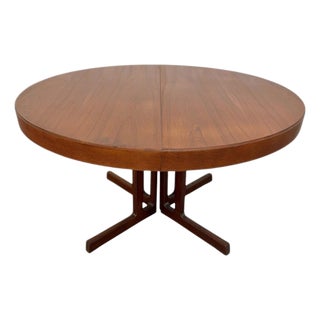 Mid-Century Danish Modern Round / Oval Teak Dining Table For Sale