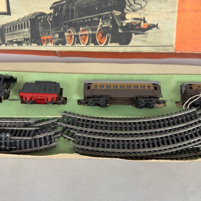 Milan-Venice Express Locomotive with Box from Lima, 1970s For Sale - Image 6 of 11