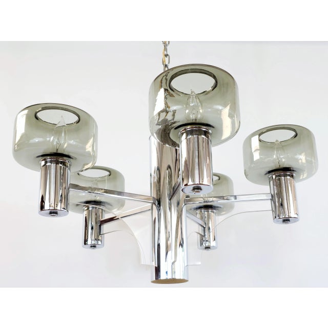 Mid 20th Century Vintage Mid-Centuy Chrome and Lucite Chandelier For Sale - Image 5 of 13
