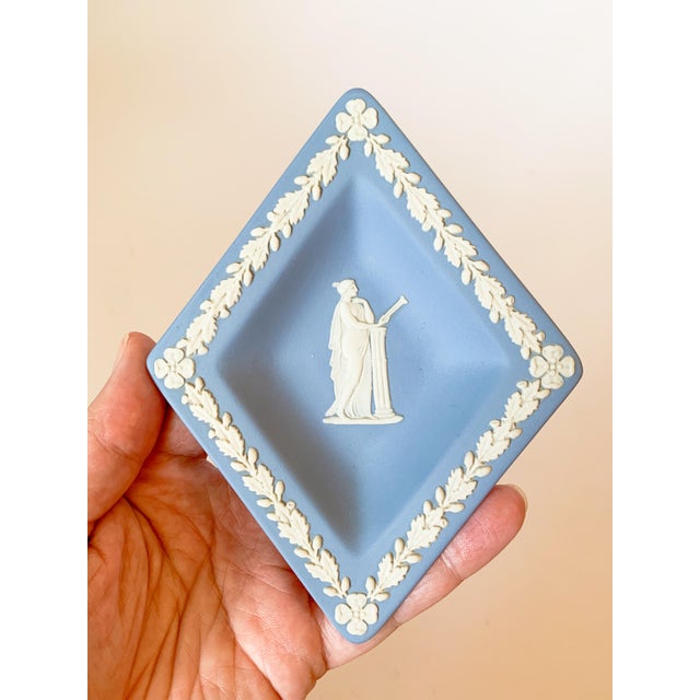 Wedgwood 1960s Wedgwood Blue Jasperware Diamond Trinket Dish, Cream on Wedgewood Blue For Sale - Image 4 of 5