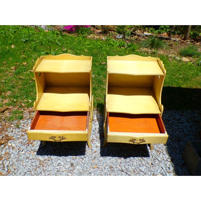 Light Yellow Vintage Pair French Provincial Nightstands Shabby Chic Two Tier End Tables For Sale - Image 8 of 12