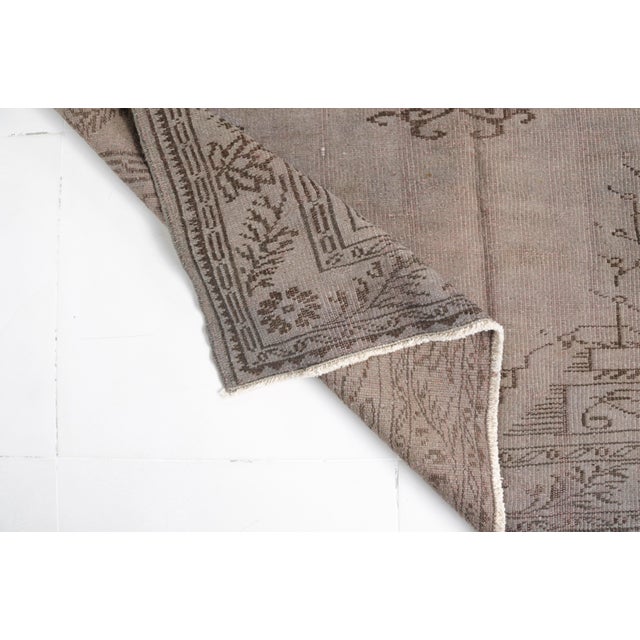 1960s Mid 20th Century Oushak Floral Wool Carpet For Sale - Image 5 of 10