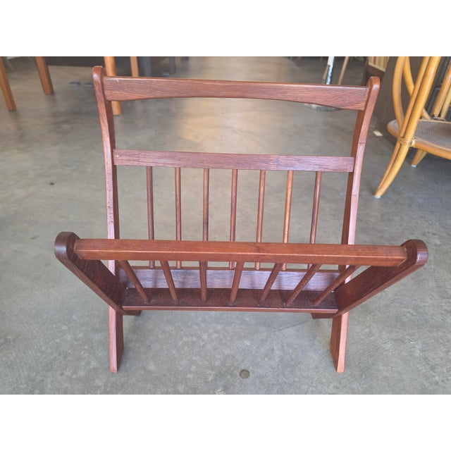 1960s Vintage Mid-Century Modern Spindle Magazine Rack / Vinyl Record Holder – Solid Wood For Sale - Image 5 of 10