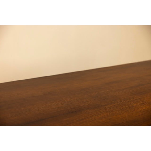 Vintage Italian Dining Table in Mahogany, Rosewood and Brushed Brass, Italy For Sale - Image 10 of 12