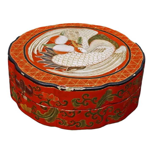 Early 20th Century Chinese Lacquer Box With Crane and Peach For Sale