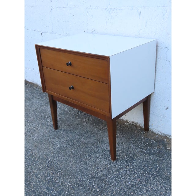 America of Martinsville Mid Century Modern Two Tones Nightstands a Pair 6298 For Sale - Image 15 of 18