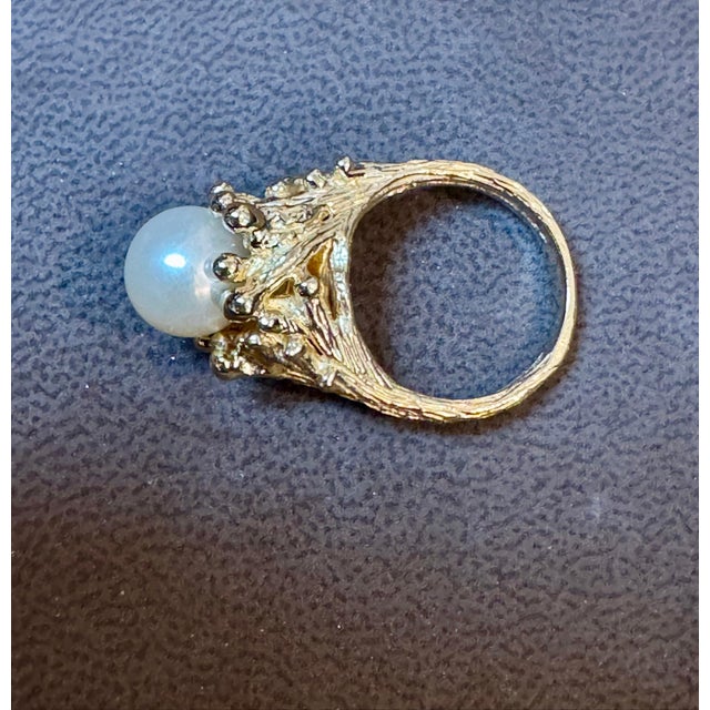 Early 21st Century 9.5 MM Round Akoya Pearl Ring in 14 Karat Yellow Gold , Size 5.75 For Sale - Image 5 of 18