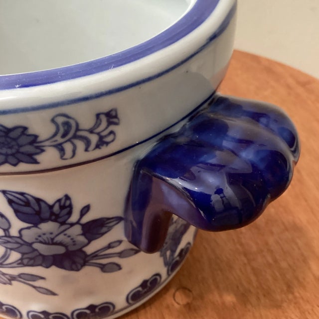 Vintage Chinoiseries Handcrafted Blue & White Footbath Planter With Handles For Sale In Chicago - Image 6 of 12
