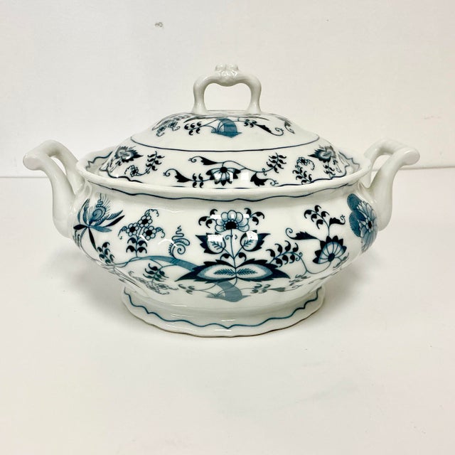 Vintage Home is pleased to present this Blue Danube Covered Serving Bowl with Side Handles from Japan. The vivid Meissen...