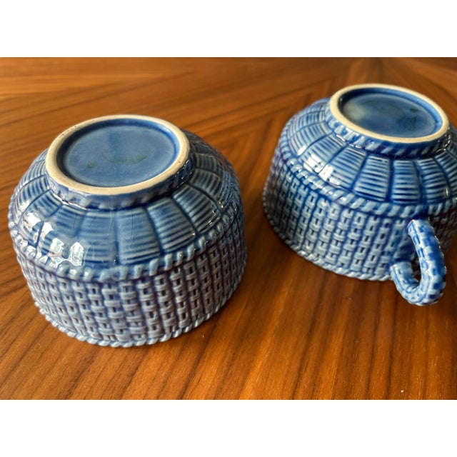 Bordallo Pinheiro 1970s Bordallo Pinheiro Blue Basketweave Dinner Plates and Cups-4 Pieces For Sale - Image 4 of 10