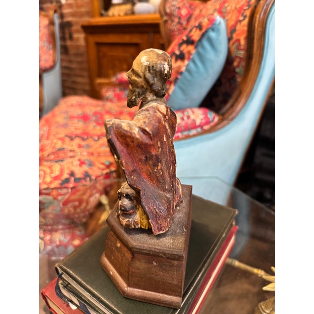 18th Century St. Mark With Lion Santos Polychrome Sculpture For Sale - Image 4 of 11
