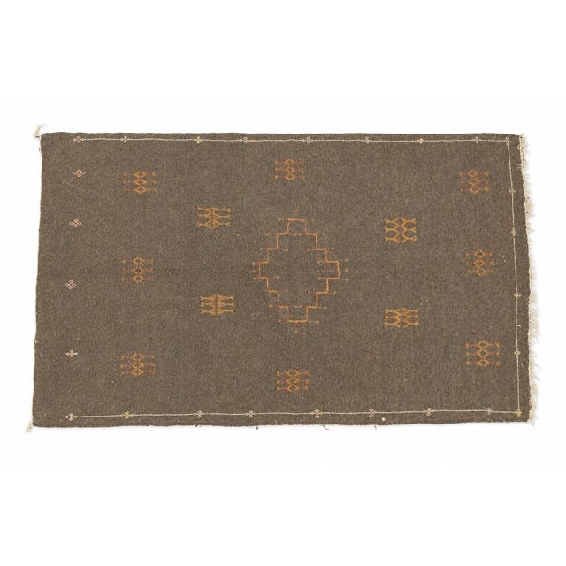 Vintage 1960s Moroccan Berber Kilim Rug, Sand and Pumpkin Orange, 4'8" × 7'9" For Sale - Image 13 of 13