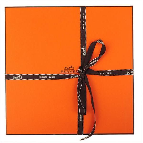 Traditional Le Carre Hermes LTD Edition #208/1555 For Sale - Image 3 of 17